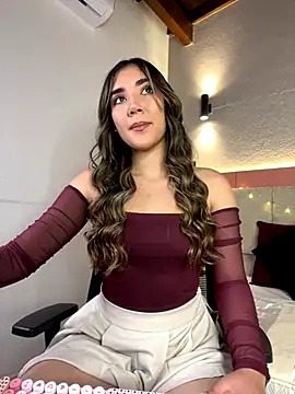 AniiRose online show from 10/28/25, 12:14