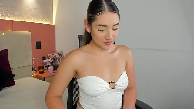 AniiRose online show from 11/19/25, 03:06