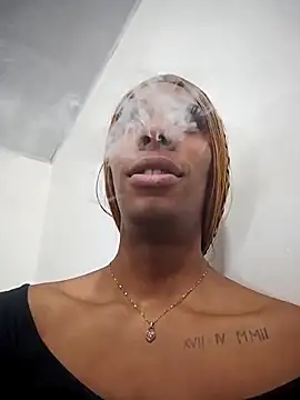 lucianadolll online show from 04/16/26, 10:34