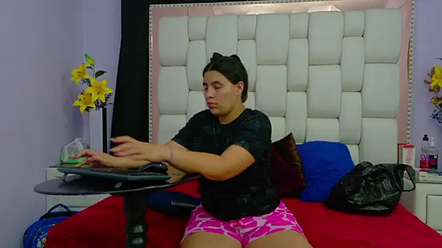 Salome Moonn online show from 11/27/25, 02:02