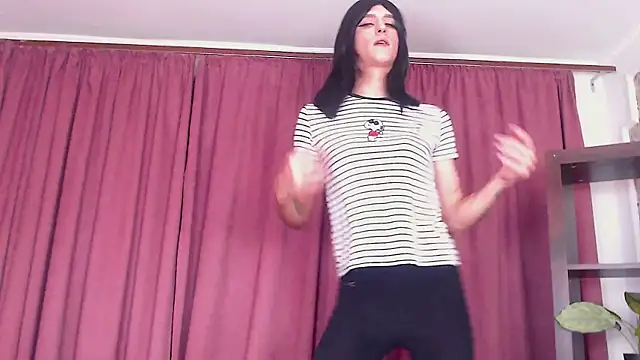 Snapshot of _CRYSTAL_tgirl chatting on 12/04/24, 03:43 CRYSTAL tgirl online show from 12/04/24, 03:43