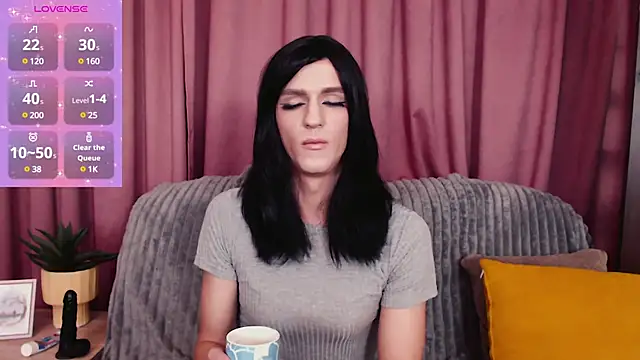 Snapshot of _CRYSTAL_tgirl chatting on 12/21/24, 12:38 CRYSTAL tgirl online show from 12/21/24, 12:38