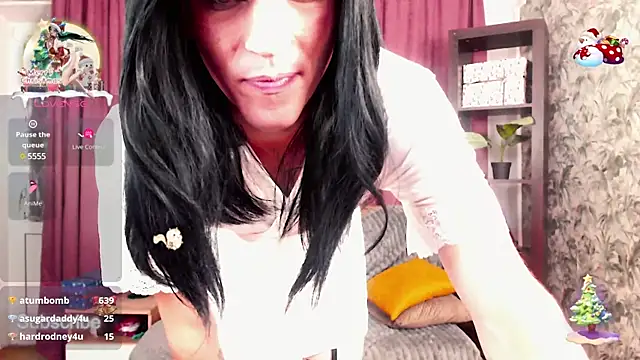 Snapshot of _CRYSTAL_tgirl chatting on 12/25/24, 06:30 CRYSTAL tgirl online show from 12/25/24, 06:30