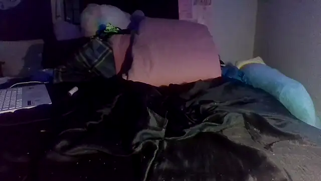 Snapshot of ATwinkie chatting on 03/06/25, 06:30 ATwinkie online show from 03/06/25, 06:30