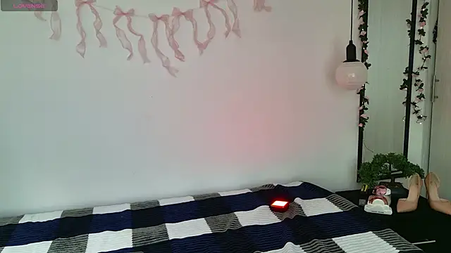 cutehanna1 online show from 02/18/26, 07:43