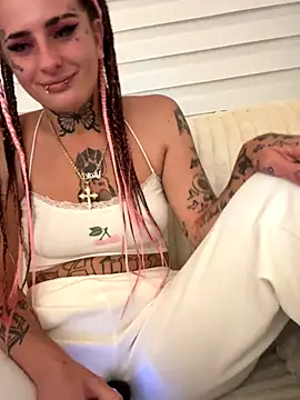 BlazyKitsune- online show from 09/18/25, 11:07