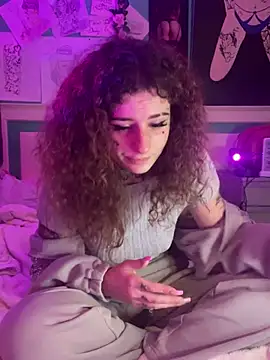 BlazyKitsune- online show from 02/05/26, 06:12