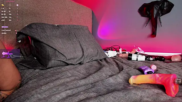 samuel boy tatoo online show from 01/24/25, 04:59