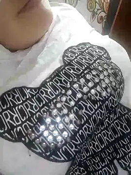 Snapshot of MARYQUANT chatting on 03/23/25, 01:20 MARYQUANT online show from 03/23/25, 01:20