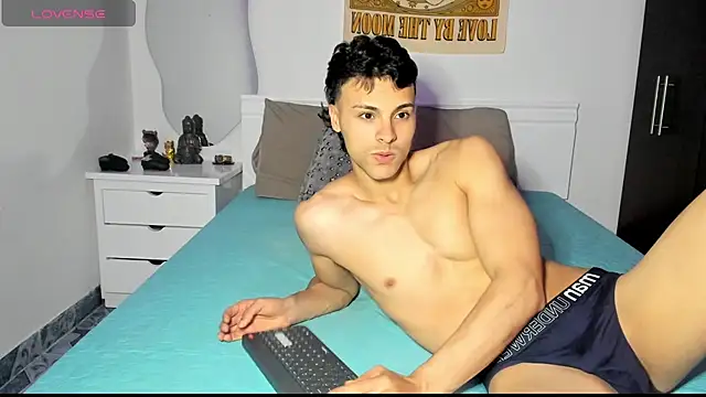 AshleyandTyler online show from 03/04/26, 01:33