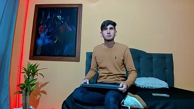 Snapshot of Thhiago_tay chatting on 12/10/24, 01:00 Thhiago tay online show from 12/10/24, 01:00