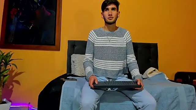 Snapshot of Thhiago_tay chatting on 12/15/24, 08:58 Thhiago tay online show from 12/15/24, 08:58