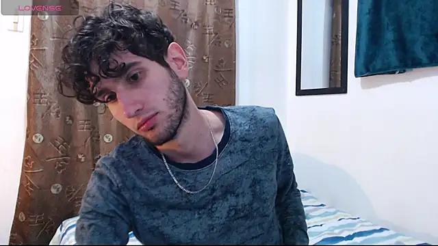 Snapshot of Thhiago_tay chatting on 09/24/25, 01:03 Thhiago tay online show from 09/24/25, 01:03