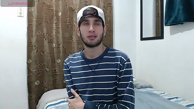 Snapshot of Thhiago_tay chatting on 09/29/25, 04:01 Thhiago tay online show from 09/29/25, 04:01