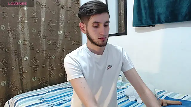 Snapshot of Thhiago_tay chatting on 10/19/25, 08:04 Thhiago tay online show from 10/19/25, 08:04