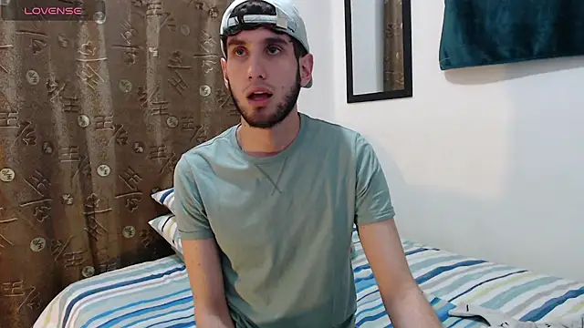 Snapshot of Thhiago_tay chatting on 10/27/25, 01:59 Thhiago tay online show from 10/27/25, 01:59