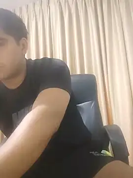 estudiante69 online show from 12/12/24, 03:21