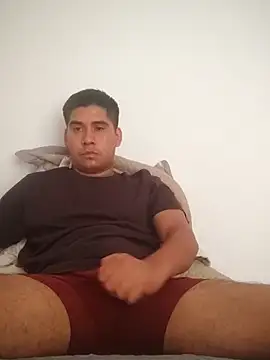 estudiante69 online show from 12/29/24, 03:13