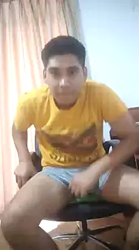 estudiante69 online show from 12/30/24, 10:55