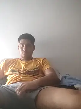 estudiante69 online show from 12/31/24, 04:38