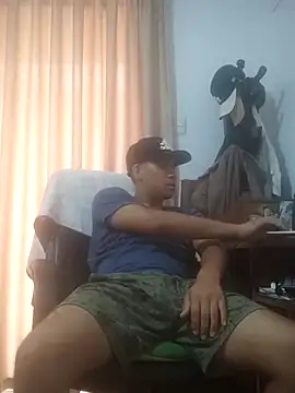 estudiante69 online show from 02/04/25, 08:49