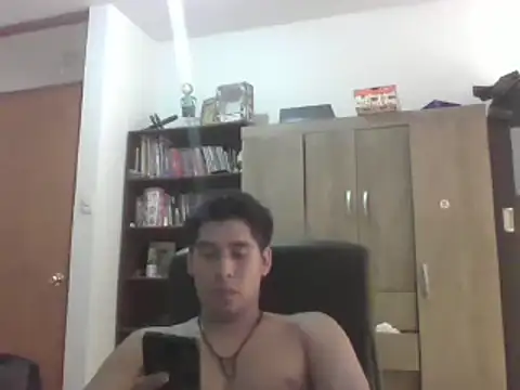 estudiante69 online show from 03/02/25, 08:07