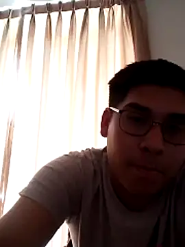 estudiante69 online show from 11/26/25, 02:29