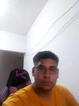 estudiante69 online show from 02/12/26, 08:15