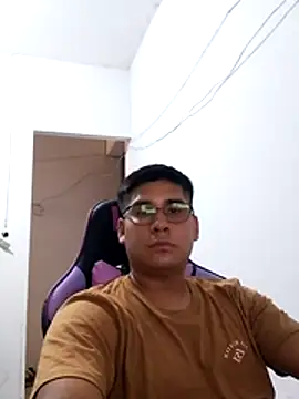 estudiante69 online show from 02/13/26, 02:46