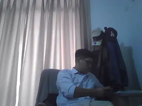 estudiante69 online show from 02/16/26, 08:05