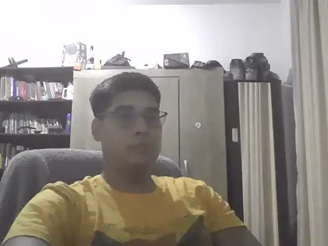 estudiante69 online show from 02/18/26, 11:11