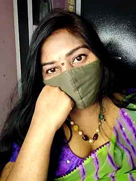 Snapshot of RomeoJuliet345 chatting on 02/02/26, 10:58 RomeoJuliet345 online show from 02/02/26, 10:58