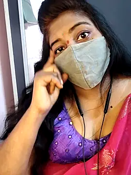 Snapshot of RomeoJuliet345 chatting on 02/04/26, 12:44 RomeoJuliet345 online show from 02/04/26, 12:44