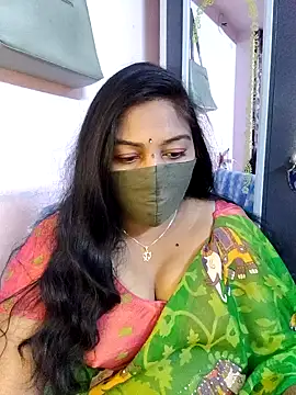 Snapshot of RomeoJuliet345 chatting on 02/05/26, 12:10 RomeoJuliet345 online show from 02/05/26, 12:10