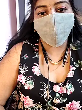 Snapshot of RomeoJuliet345 chatting on 03/04/26, 05:52 RomeoJuliet345 online show from 03/04/26, 05:52