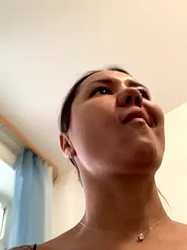 MiraMiss online show from 12/22/25, 07:49