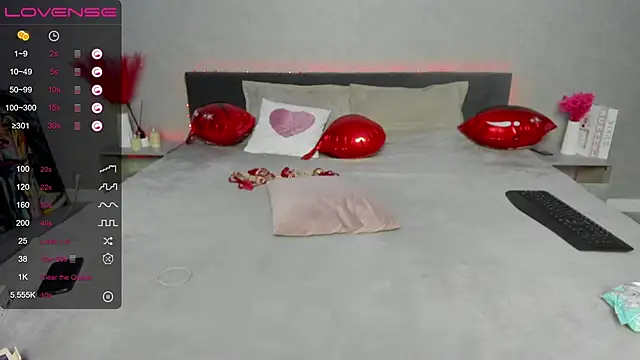 Snapshot of BritneyLix chatting on 03/18/25, 06:15 BritneyLix online show from 03/18/25, 06:15