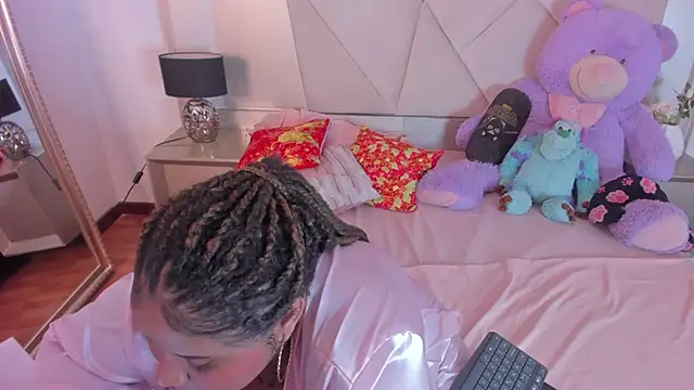 Snapshot of RAVENDIPAUL chatting on 12/27/24, 10:16 RAVENDIPAUL online show from 12/27/24, 10:16