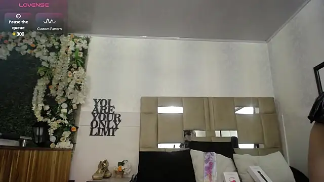 Queenjenn   online show from 01/06/25, 03:19