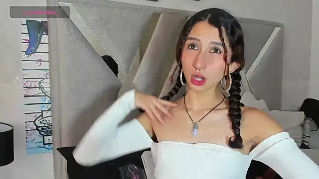 Queenjenn   online show from 01/25/25, 01:08