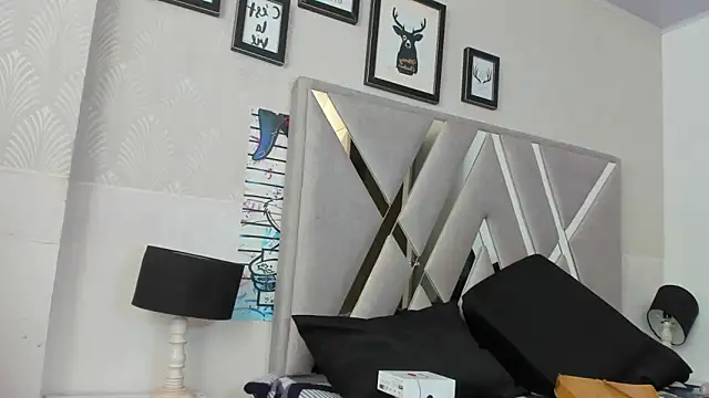 Queenjenn   online show from 01/25/25, 07:28