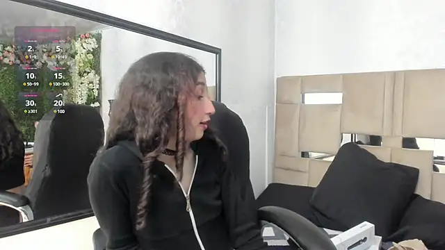 Queenjenn   online show from 02/01/25, 02:34