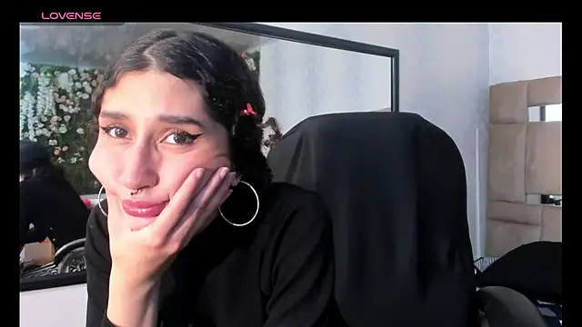 Queenjenn   online show from 02/13/25, 03:24