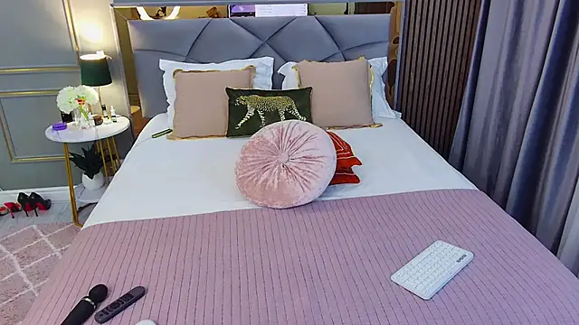 AvaCristal online show from 04/14/26, 07:31