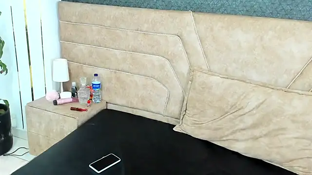 Snapshot of Candy_Bony chatting on 12/19/24, 07:18 Candy Bony online show from 12/19/24, 07:18