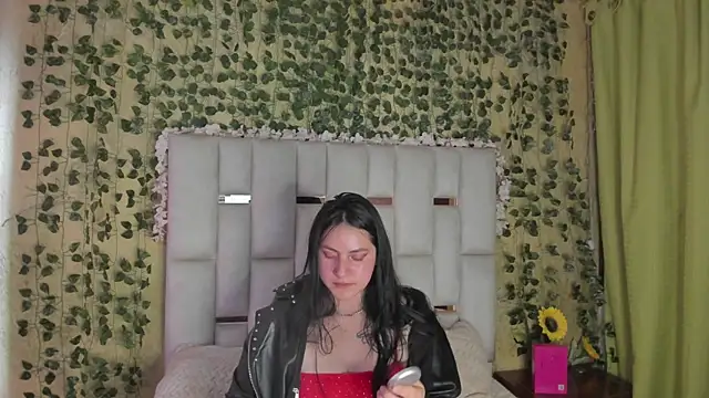 jenifer  power10 online show from 03/13/25, 03:39