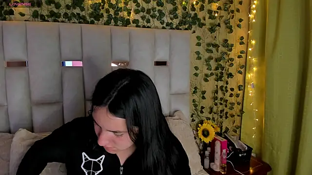 jenifer  power10 online show from 03/22/25, 01:52