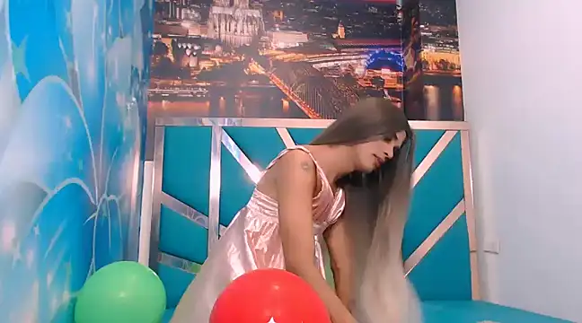 Luna and valery online show from 12/06/24, 08:07