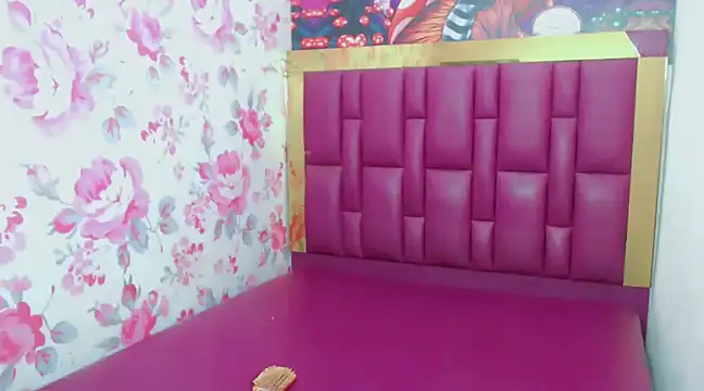 Luna and valery online show from 01/13/25, 08:04