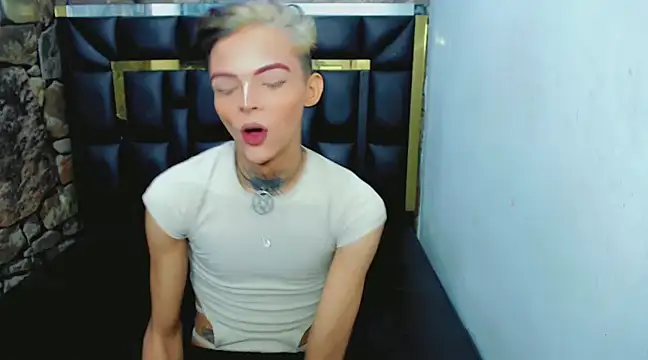 Luna and valery online show from 02/04/25, 08:17